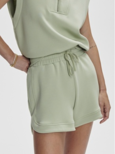 Ollie High Rise Short in Snow Sage