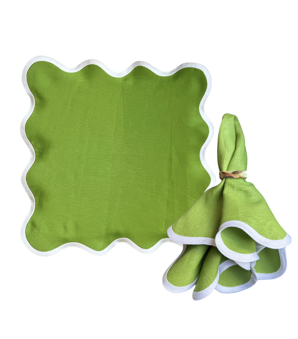 S/4 Linen Scalloped Square Napkins
