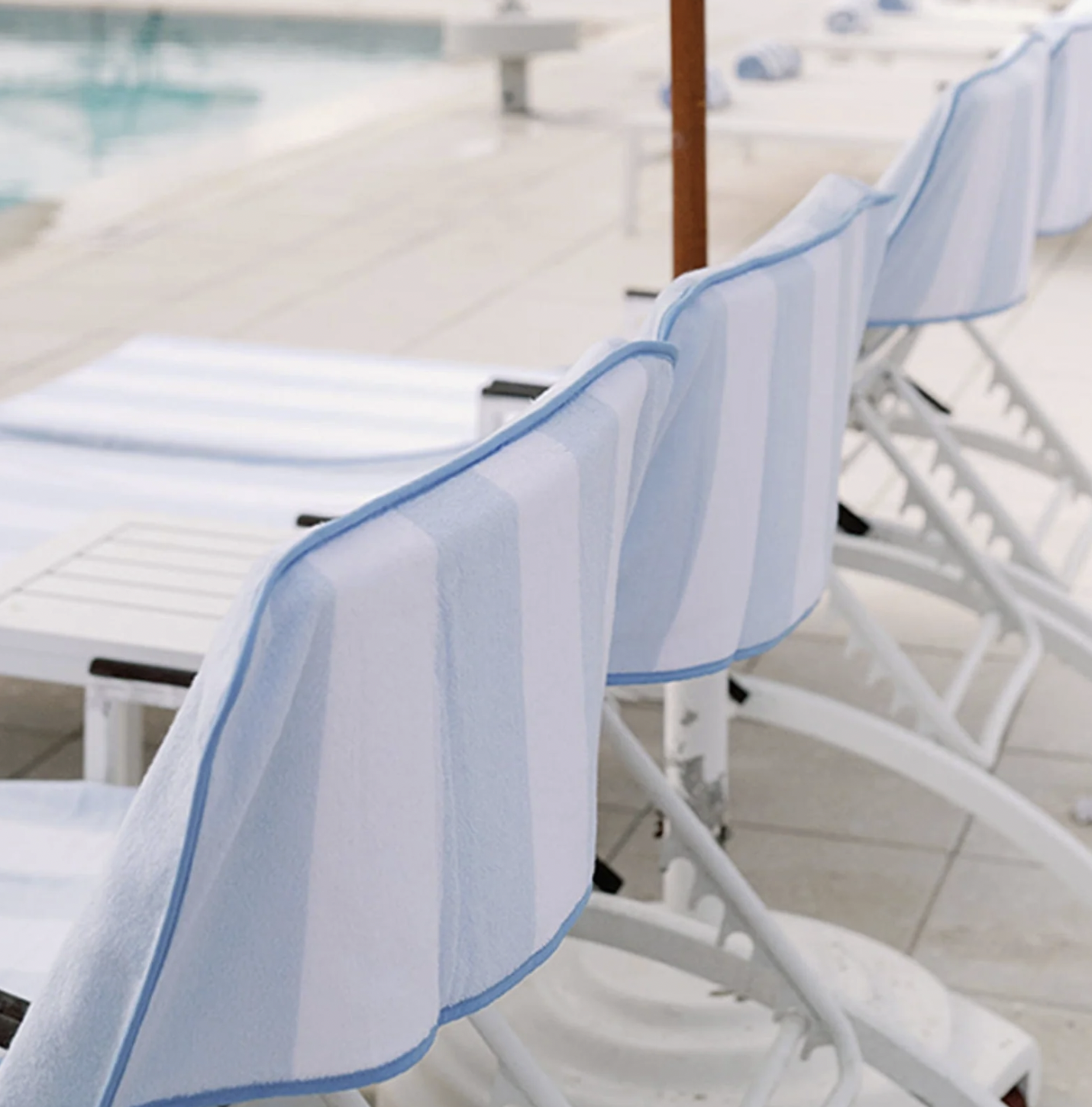 Weezie Pool Lounge Cover
