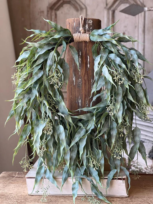 28" Ripley Hanging Wreath