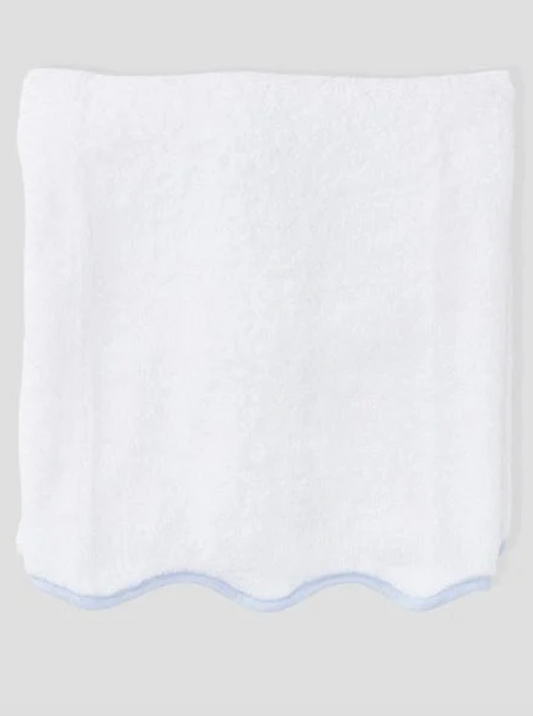 Weezie Scallop Bath Towel