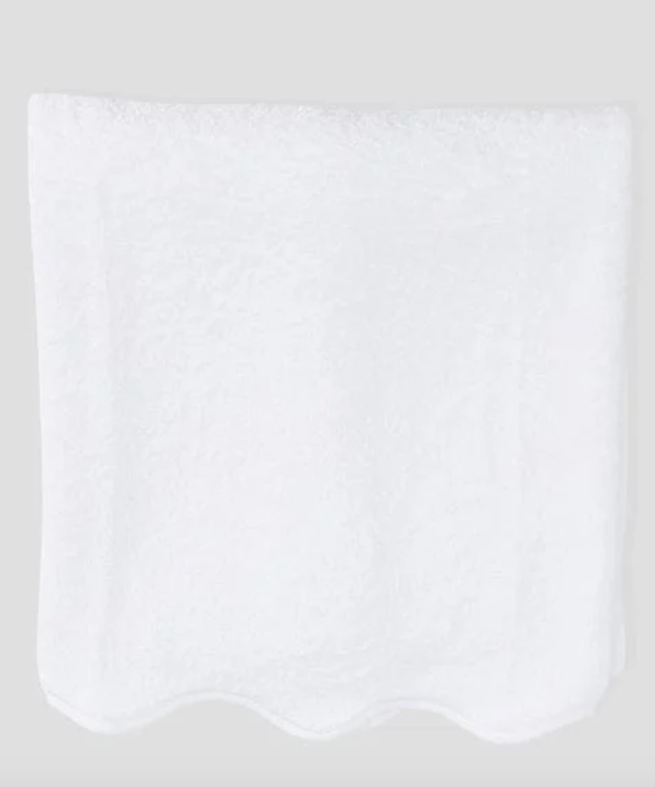 Weezie Scallop Bath Towel