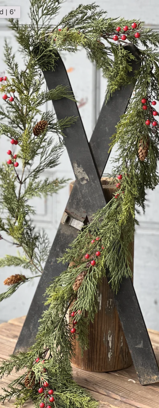 6' Alpine w/ Berries Garland